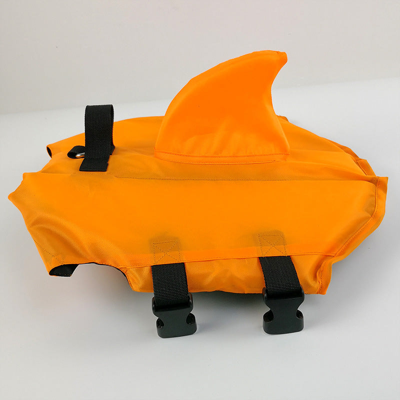 Chaleco flotador con forma de tiburón para perro pequeño (foto del fabricante)