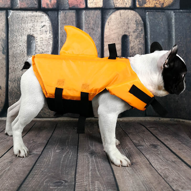 Chaleco flotador con forma de tiburón para perro pequeño (foto del fabricante)