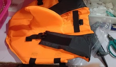 Chaleco flotador con forma de tiburón para perro pequeño (foto del fabricante)